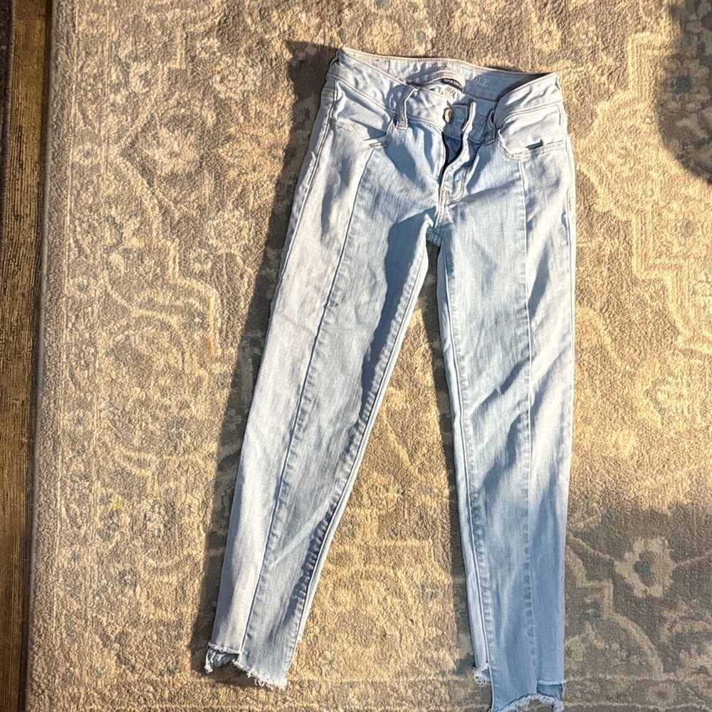 American Eagle Outfitters Light Wash Cropped Jeans